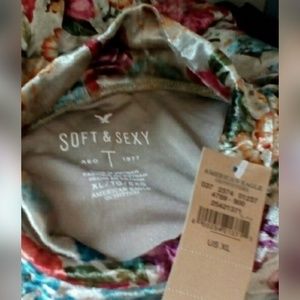 American Eagle Outfitters Tops - American Eagle Sz XL Top Soft And Sexy Floral American Eagle Outfitters Tops - American Eagle Sz XL Top Soft And Sexy Floral
